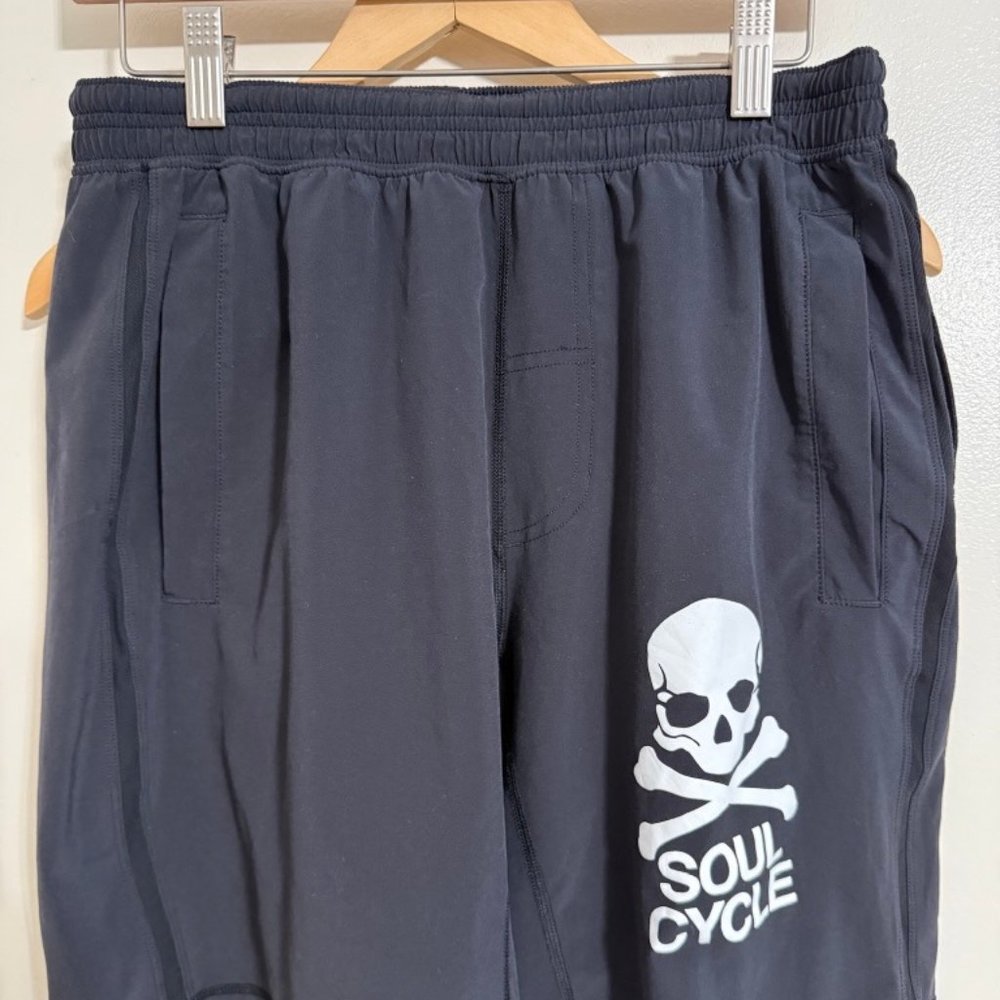 Lululemon x Soul Cycle Pace Breaker Short 9" Inseam - M